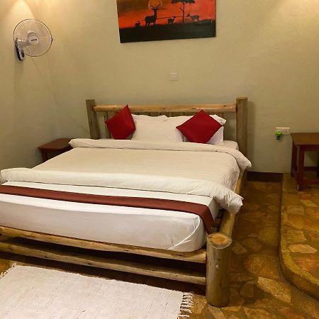 Afro Smile Hotel And Guest House-Τζίντζα Εξωτερικό φωτογραφία
