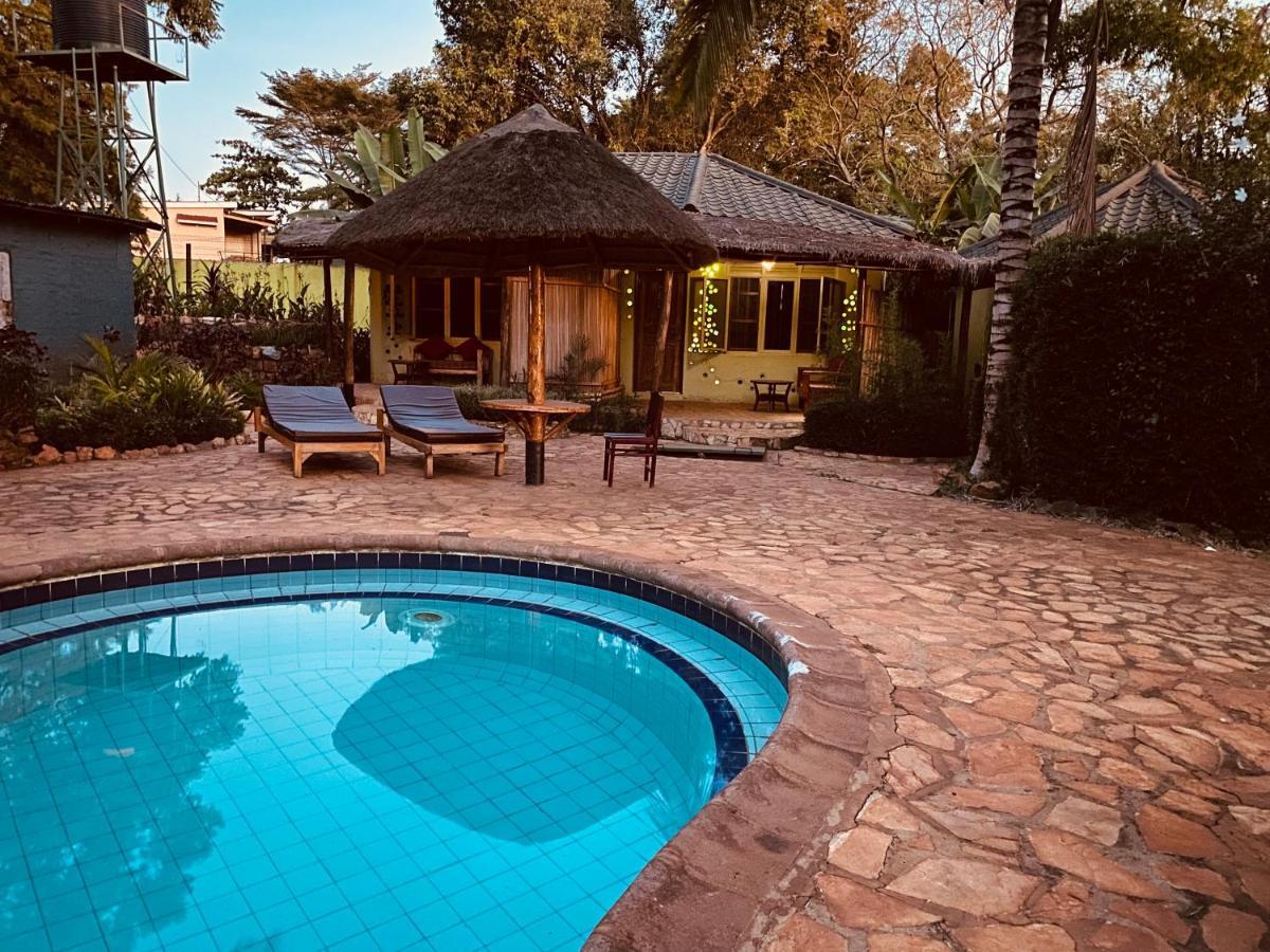 Afro Smile Hotel And Guest House-Τζίντζα Εξωτερικό φωτογραφία