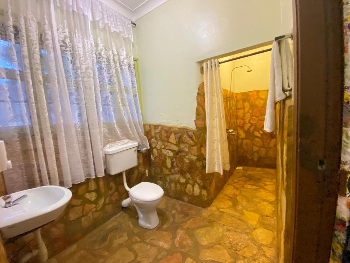 Afro Smile Hotel And Guest House-Τζίντζα Εξωτερικό φωτογραφία