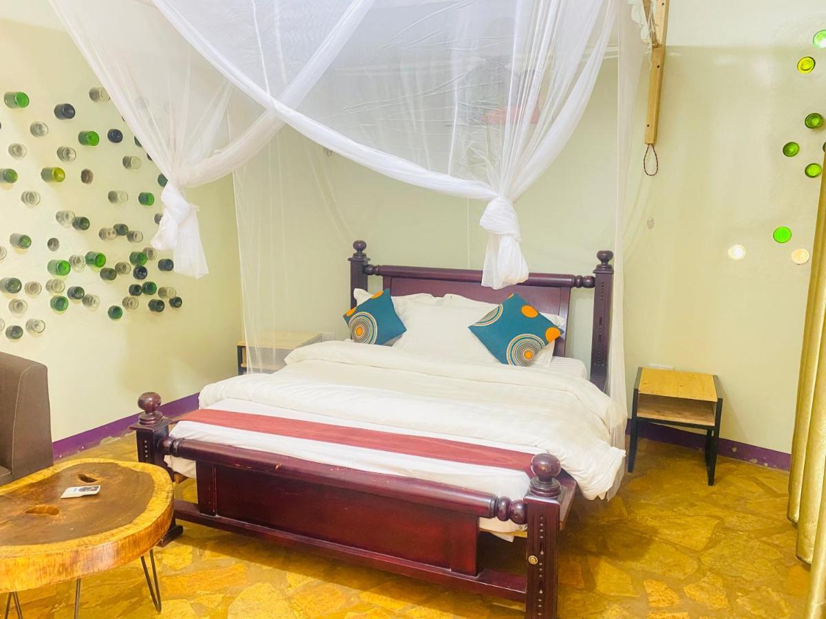 Afro Smile Hotel And Guest House-Τζίντζα Εξωτερικό φωτογραφία