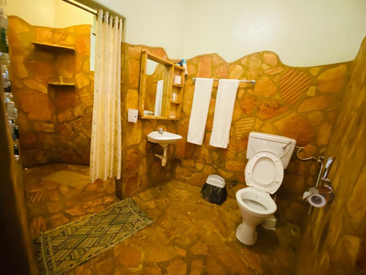 Afro Smile Hotel And Guest House-Τζίντζα Εξωτερικό φωτογραφία