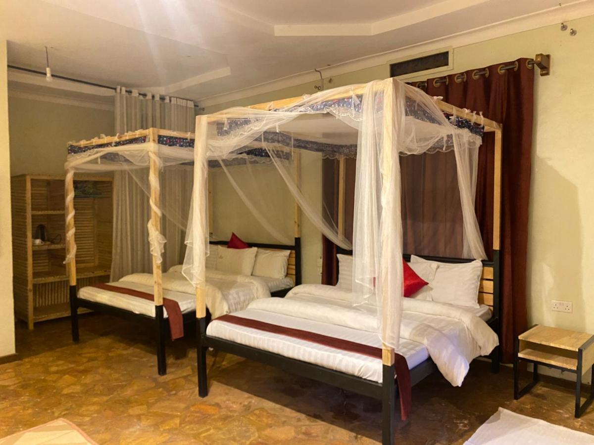 Afro Smile Hotel And Guest House-Τζίντζα Εξωτερικό φωτογραφία